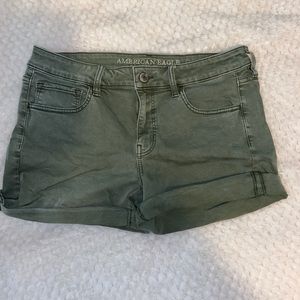 NWOT American Eagle Midi Shorts